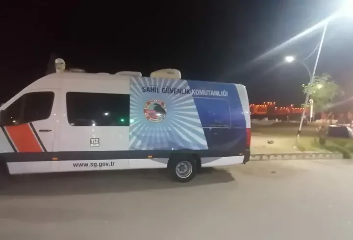 Mersin'de denizde kaybolan kişi iki gündür aranıyor