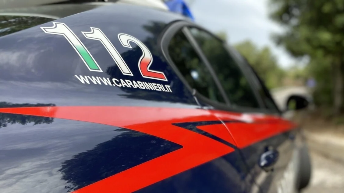 A 18 anni accoltella il fidanzato: 'L'ho fatto per difendermi'