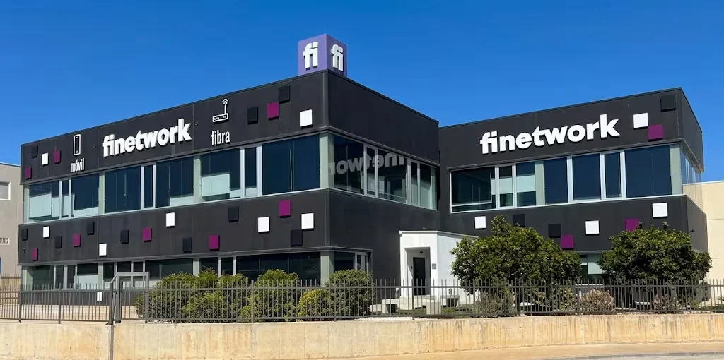 Vodafone contraataca con una querella penal contra los fundadores de Finetwork