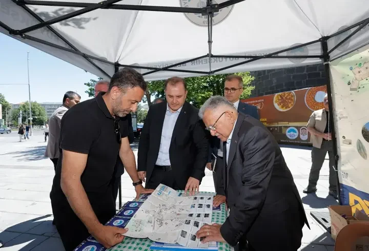 Başkan Büyükkılıç’tan Kültür Yolu Gezileri başvuru standına ziyaret
