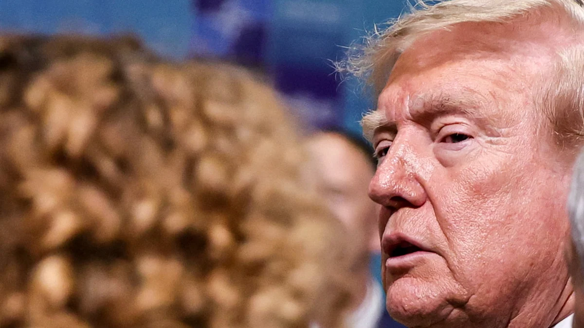 Trump lleva el caos a la cumbre de la OTAN de Ankara con insultos y piropos a sus aliados