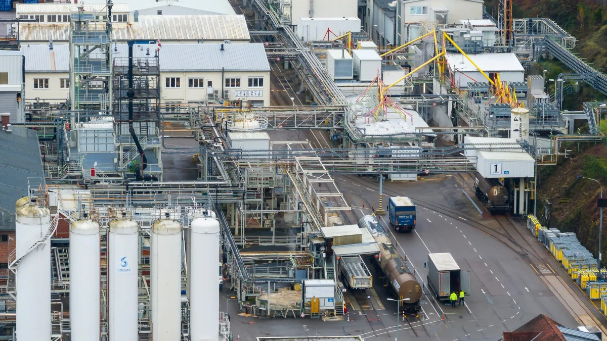Solvay-Werk: Tonnenweise Treibhausgase aus einer einzigen Fabrik