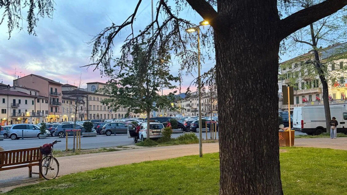 Prato: difende una collega e viene accoltellato. Due fermati