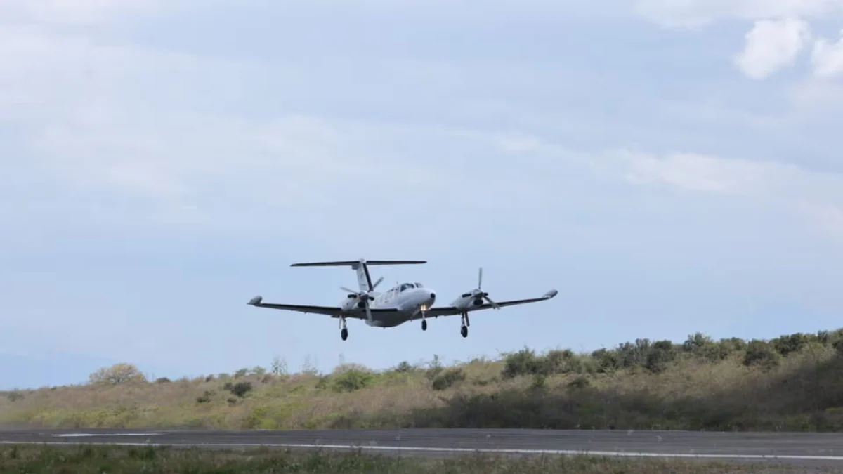 Tras meses cerrado, Aeropuerto de Jaén reanuda operaciones para emergencias: FAP evacúa a niño de dos años hacia Lima