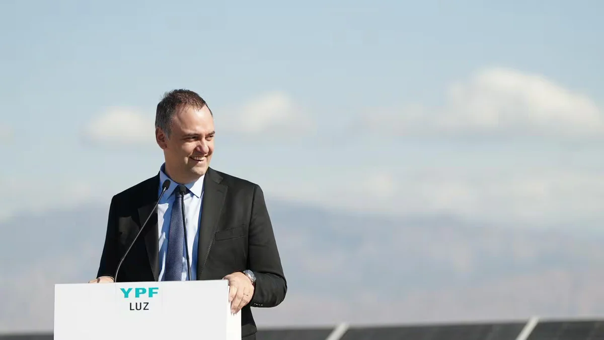 Manuel Adorni renunciará también como director de YPF por el Estado y se aleja de todos los cargos