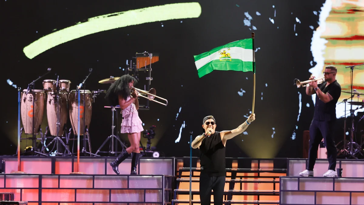Alejandro Sanz arranca su gira nacional en Sevilla y triunfa con el estadio en pie aclamándolo: "Viva la música y viva la vida. Quiéranse mucho"