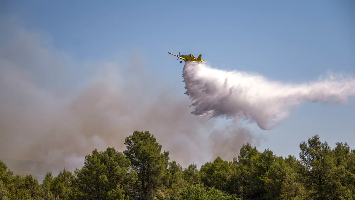 El Gobierno pide a las CCAA "dosificar" los medios aéreos tras admitir que sólo tiene 7 aviones de élite