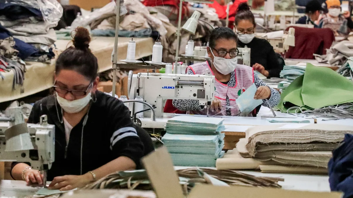 Miles de empresas en Colombia están cometiendo un error con su marca y ya les cuesta una millonada en multas: de qué trata