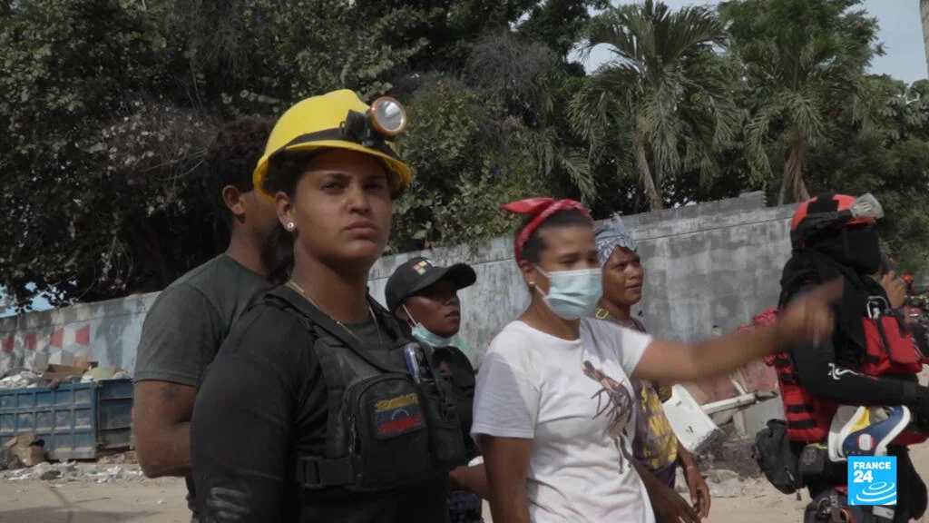 Séismes au Venezuela : les habitants fouillent les décombres à la recherche des disparus