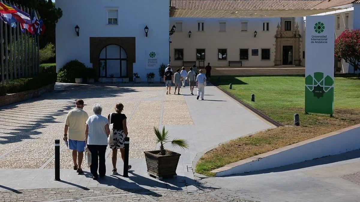 IA, energía, poesía, contratación pública y bellas artes cierran la última semana de cursos en La Rábida
