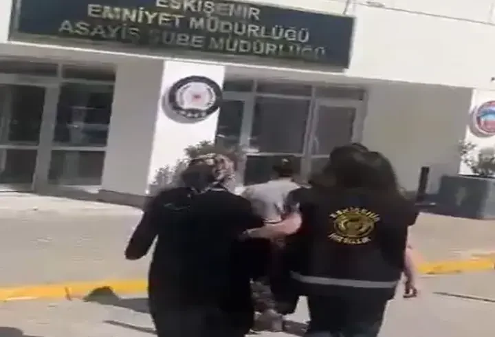 Evden 1,5 milyon liralık ziynet eşyası çalan 3 şüpheli yakalandı