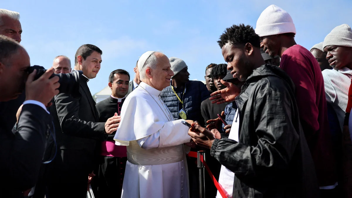 Visita del Papa León XIV a España, en directo | El papa León XIV en Tenerife: “Toda sociedad que acoge tiene deberes hacia quienes llegan”