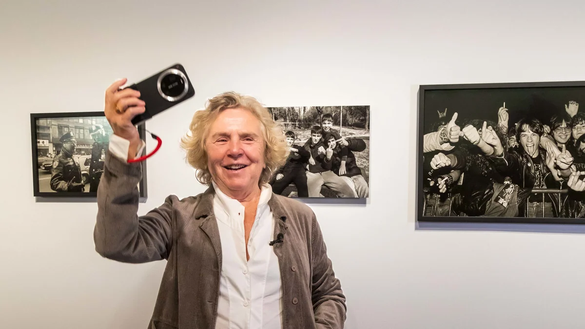 Isabel Azkarate, una única mirada detrás de la cámara... y del móvil para abrir PHotoESPAÑA: "Una ya va teniendo una edad y los resultados son comparables"