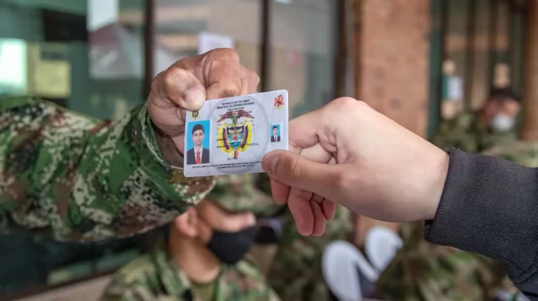 Colombianos no tienen que prestar servicio militar si son hijos únicos: estos son los documentos que se deben presentar