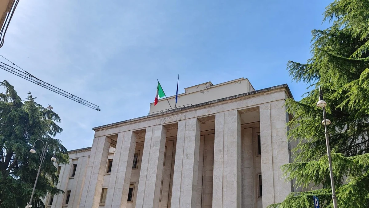 Torturò e uccise la moglie in casa, condannato all'ergastolo