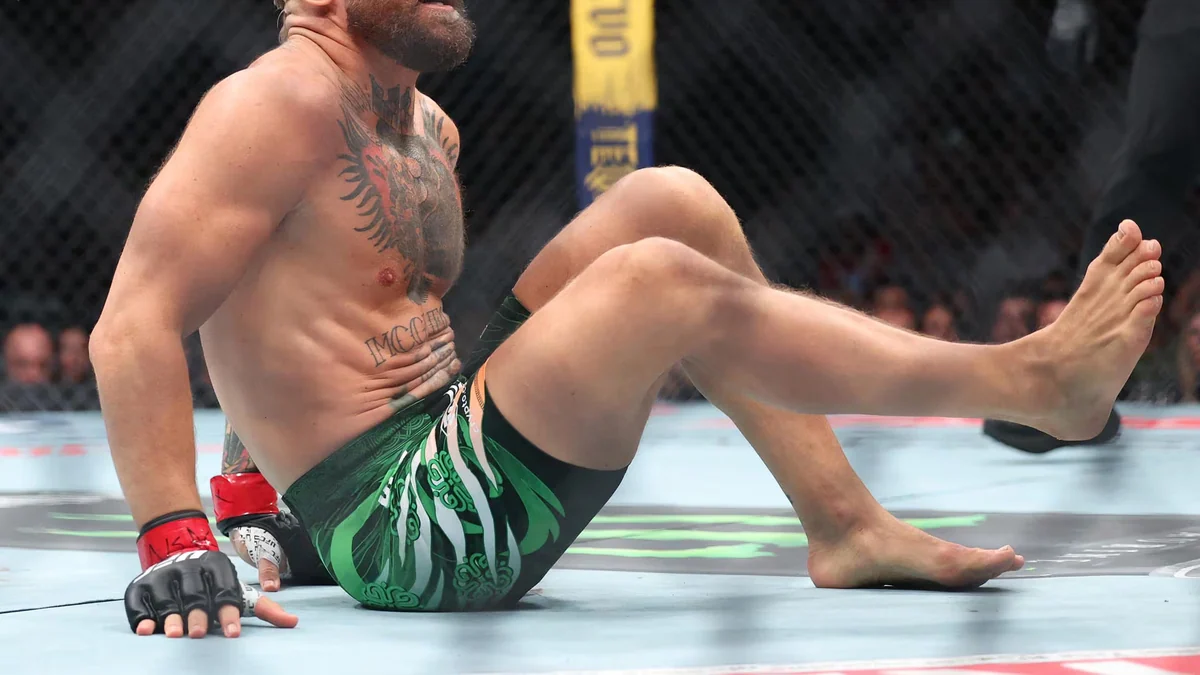 “Destruido” y “en shock”: el fuerte descargo de McGregor tras la inesperada derrota en 69 segundos y la polémica por su lesión en UFC