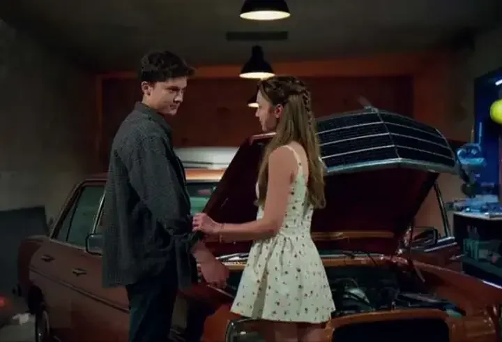 Daha 17'de Aşk Kıvılcımları! Duygusal Anlar Dikkat Çekti
