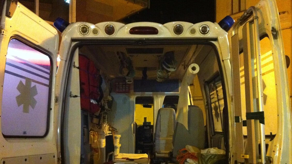 Spari in una discoteca del Cosentino, feriti due giovani