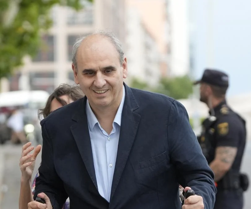 Los correos que reflejan los amaños en favor del empresario al que recomendó Begoña: "Piensa en que Barrabés es la buena y las demás han de bajar sí o sí"