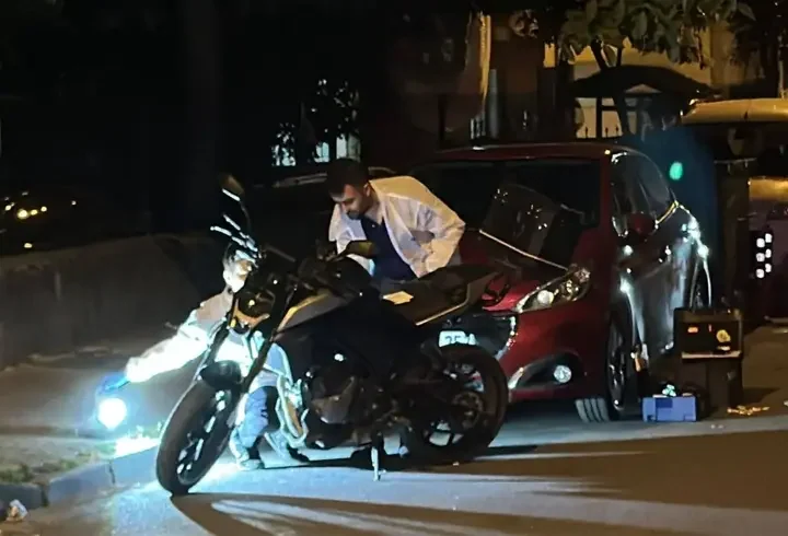 Sultangazi’de motosikletli şüphelilerin silahlı saldırısında ağır yaralandı