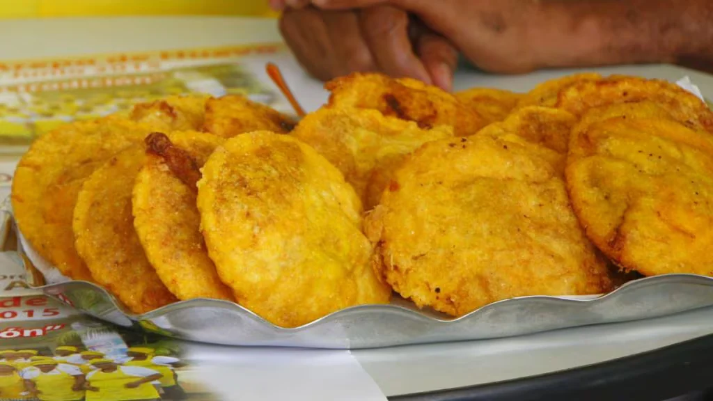 Polémica entre los costeños por el precio de los fritos, una comida tradicional rozó los $100.000