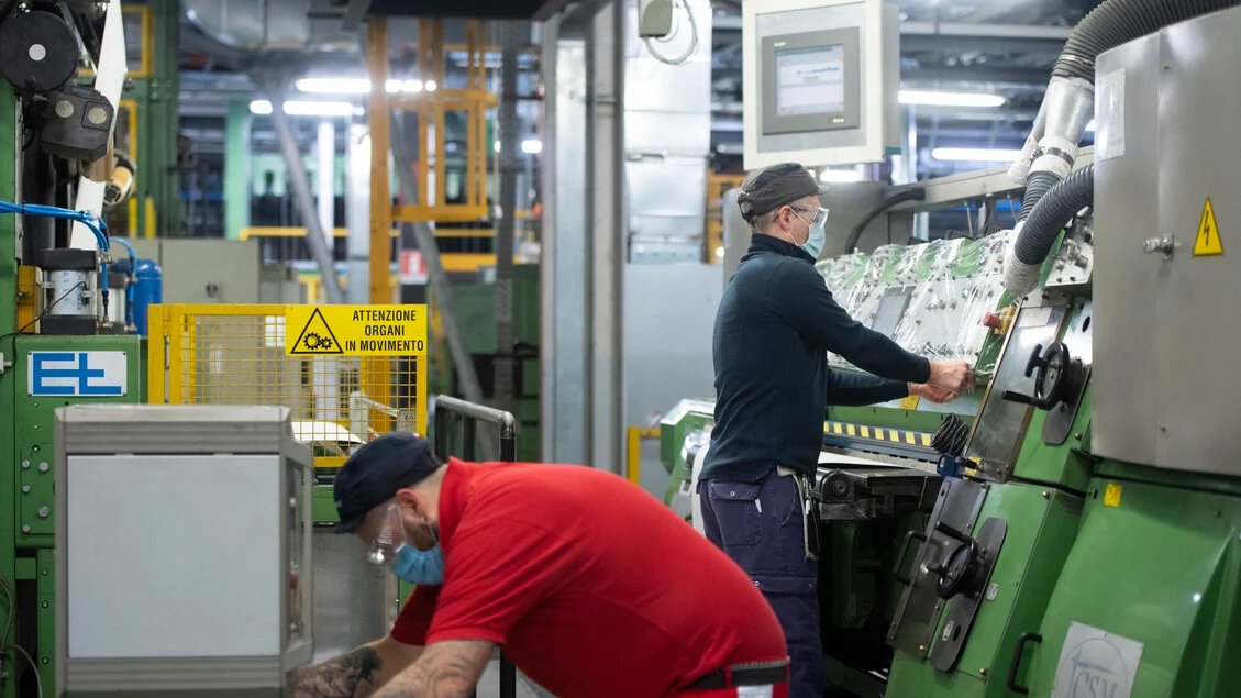 Istat, nell'industria 700 mila lavoratori in meno dal 2007
