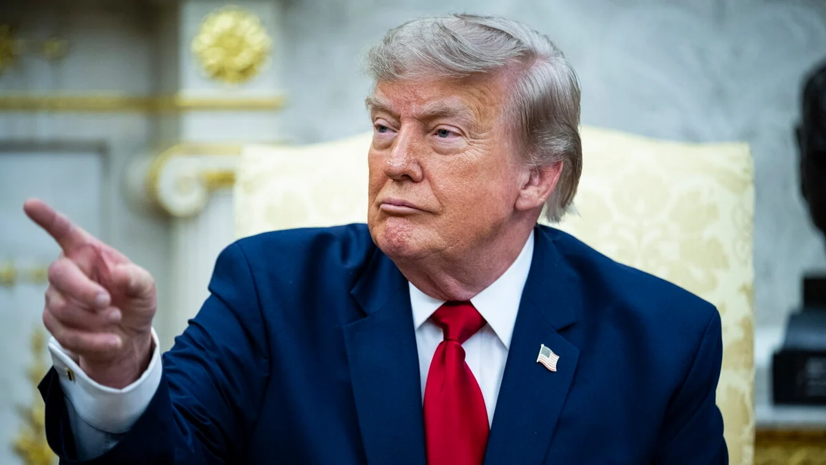 Paralisi a Hormuz, Trump non ferma i raid e prepara l'escalation