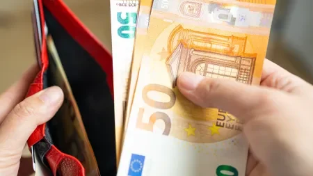 Bundesbank: Erstmals mehr als die Hälfte aller Bezahlvorgänge bargeldlos