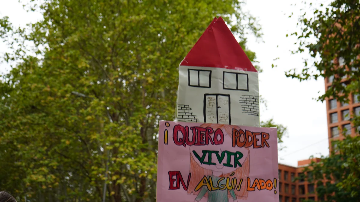 España construye cuatro veces menos vivienda que en 1970 y es tres veces más cara: los subsidios y ayudas a la compra no compensan la escasez