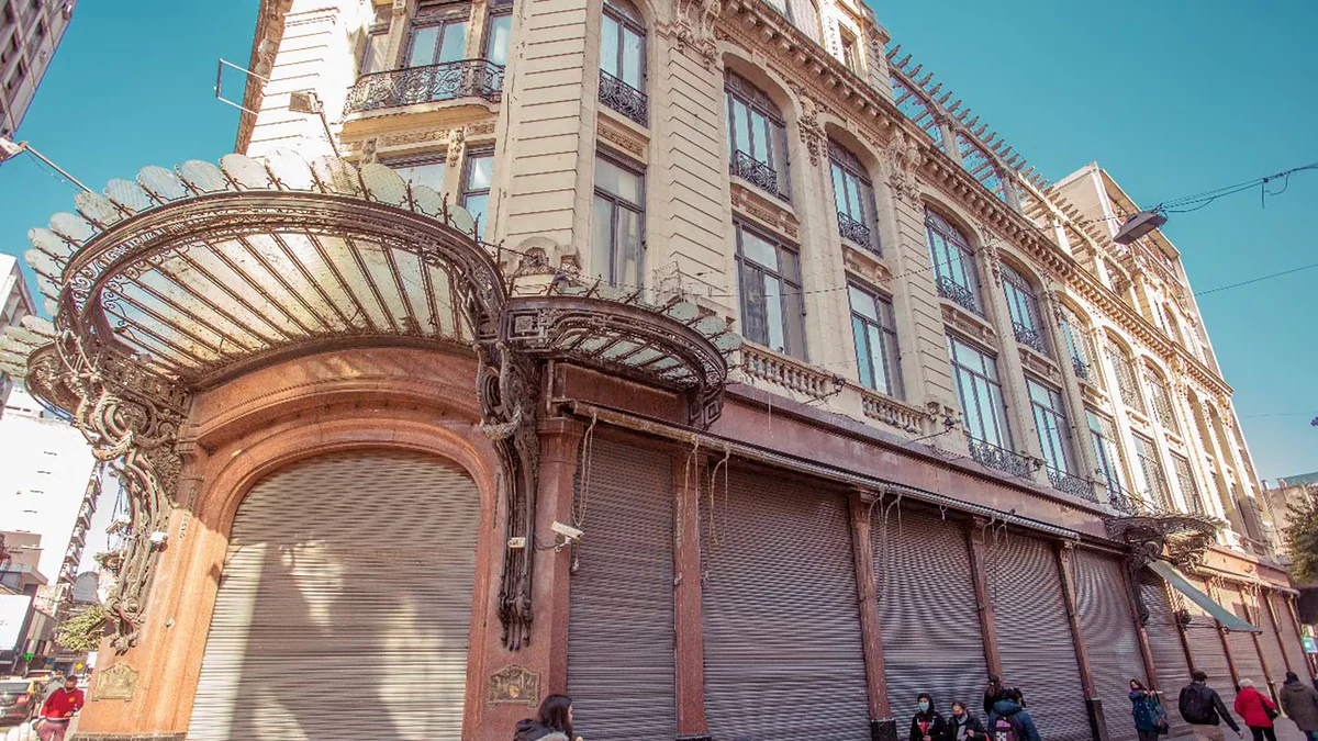 Adiós a un emblemático edificio de comercios de Rosario que cerró sus puertas luego de 130 años