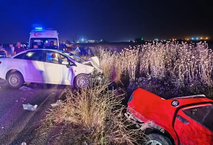 Mardin'de otomobiller çarpıştı: 1 ölü, 4 yaralı