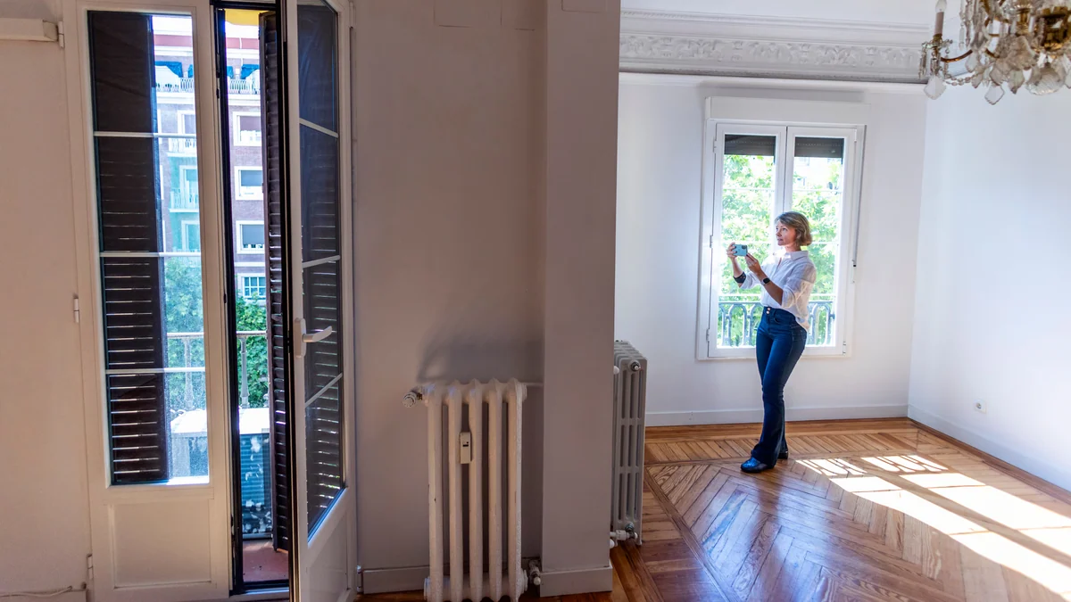 ‘Personal shoppers’ inmobiliarios o cómo pagar 10.500 euros para que te busquen casa: “Soy los ojos y los pies de mis clientes”