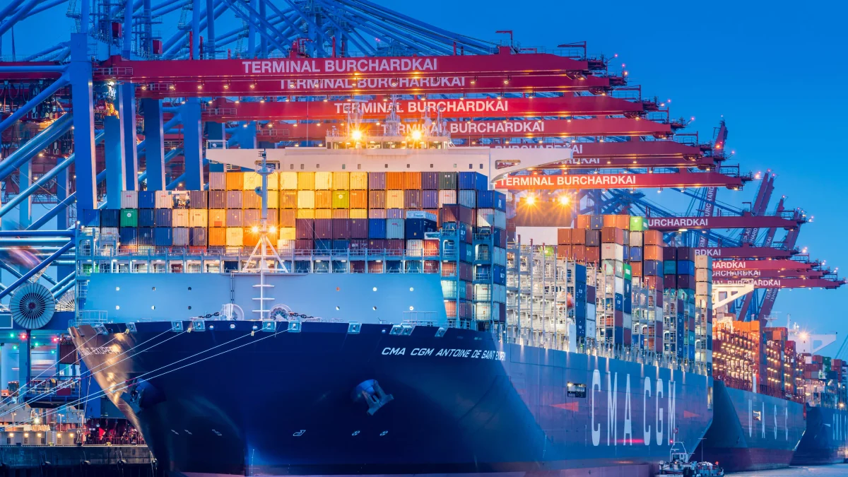 Guerre au Moyen-Orient : un porte-conteneurs du français CMA CGM attaqué mardi dans le détroit d'Ormuz