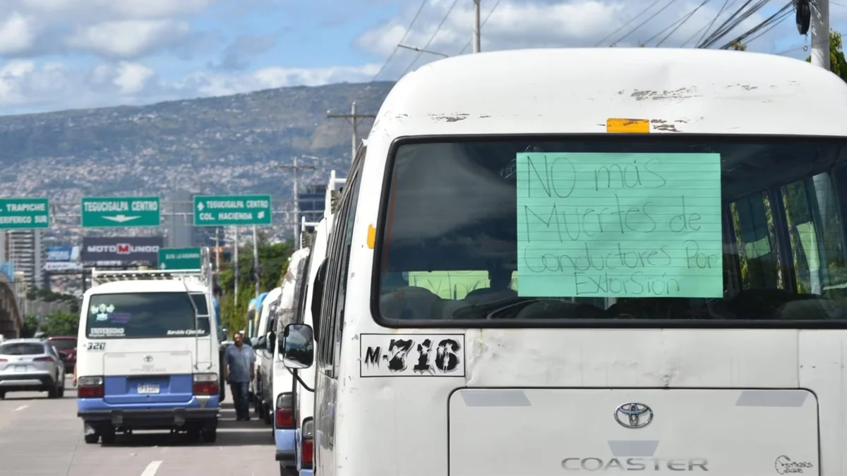 Transportistas y autoridades refuerzan estrategia contra la extorsión en Honduras