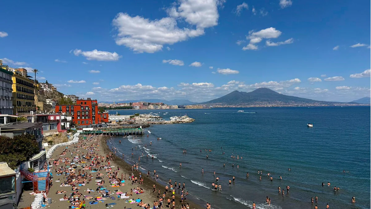 Vacanze sempre più costose, gli italiani cambiano abitudini e spesa