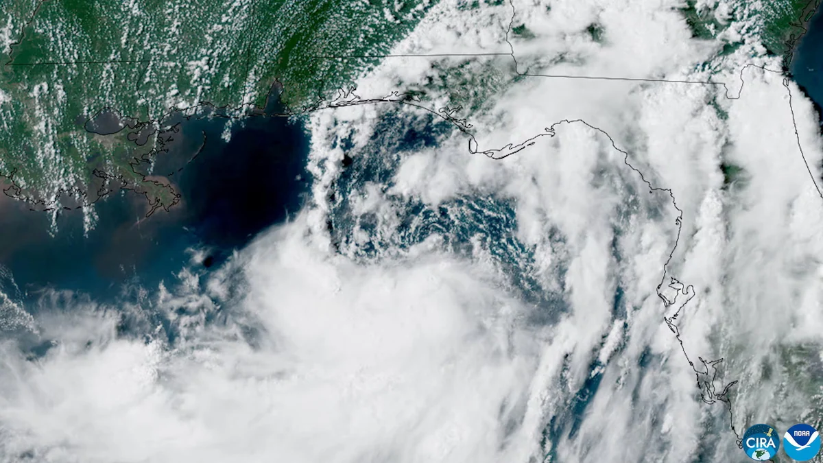 La tormenta tropical Bertha se desplaza hacia tierra firme mientras el huracán Fausto se forma en el Pacífico oriental