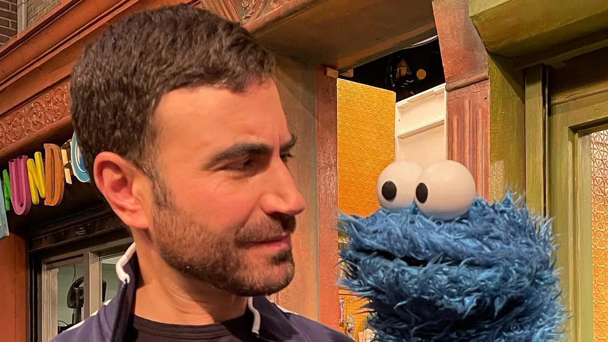 “Fue el mejor día de mi vida cuando fui a Plaza Sésamo”, Brett Goldstein explicó el origen del nombre de su nuevo especial