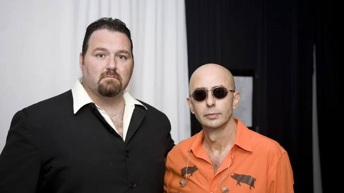 El guardaespaldas del Indio Solari cuenta la intimidad de las misas ricoteras: un camarín solitario y “las miserias del artista”