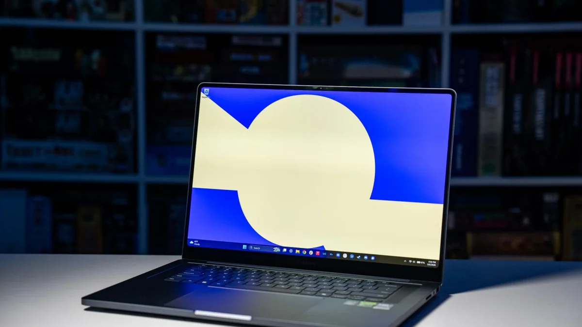 Samsung’s flagship laptop is a MacBook Pro clone gone horribly wrong