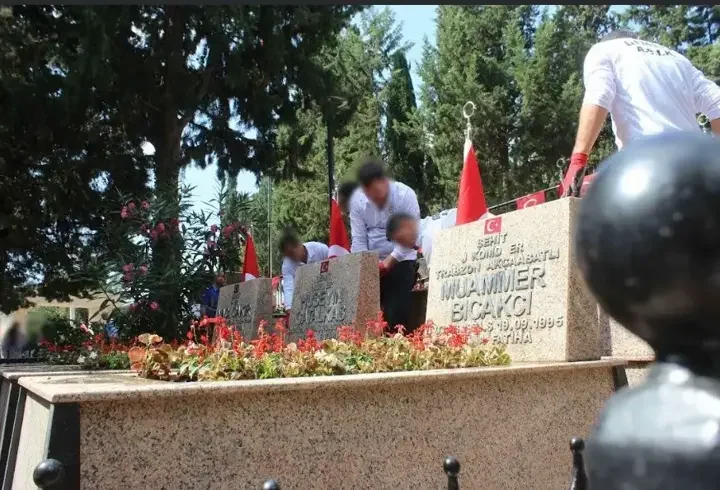 Gemlik Açık Ceza İnfaz Kurumu hükümlü ve personelinden şehitlik ziyareti