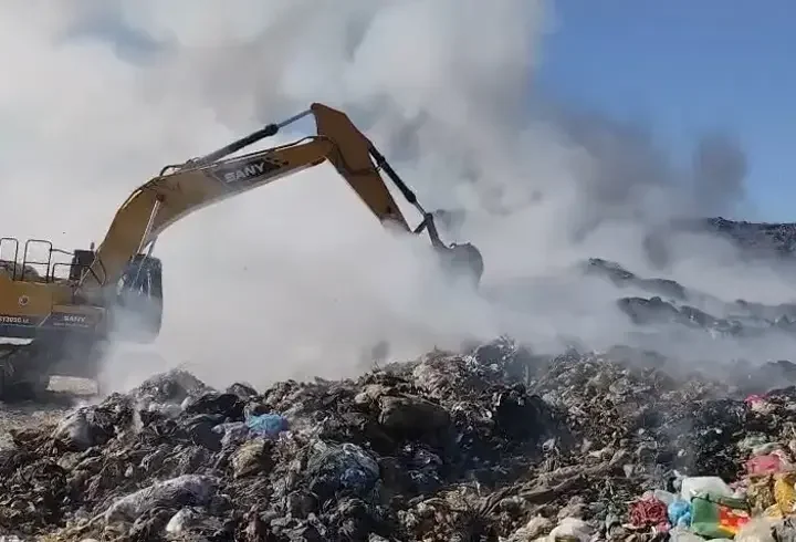 Siirt'te katı atık depolama tesisinde yangın