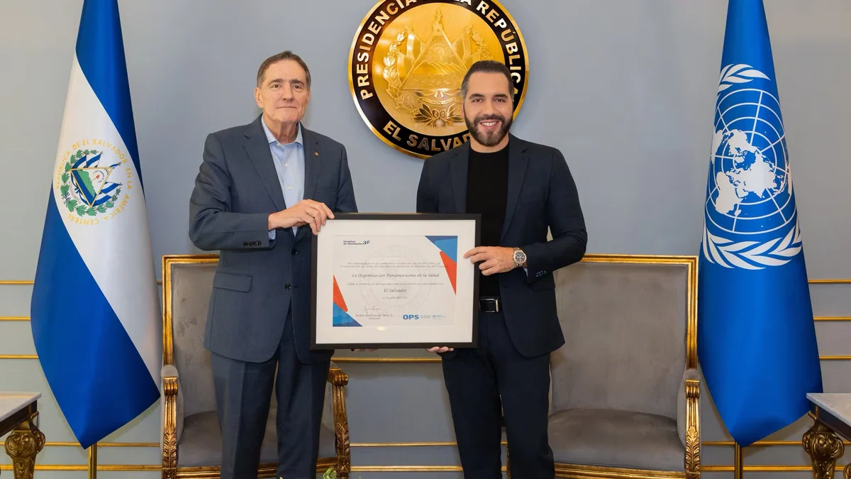 Bukele recibe reconocimiento tras eliminación del tracoma como problema de salud pública en El Salvador