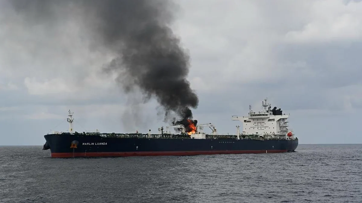 Un buque de carga fue atacado frente a la costa de Yemen en medio de tensiones por las nuevas tasas navieras de Irán