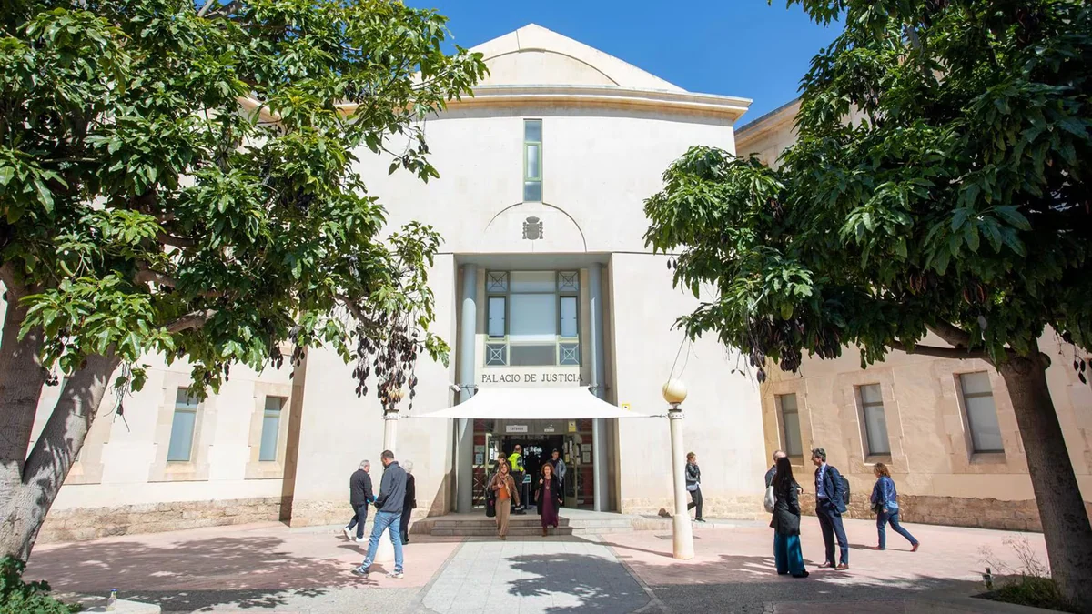 Prisión provisional y sin fianza para el acusado de asesinar a su pareja y a una de sus hijas en el Fenollar (Alicante)