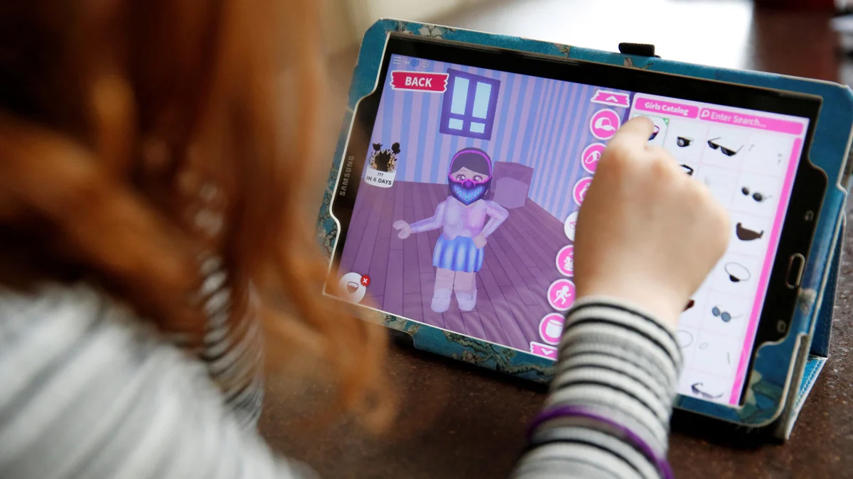 Luisiana refuerza la lucha contra depredadores en línea: arrestan a un delincuente sexual en Roblox tras contacto con una menor