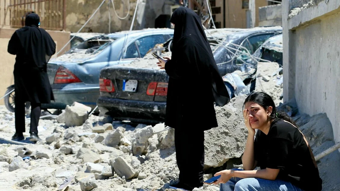 'Intesa violata', l'Iran richiude Hormuz. Ma partono i colloqui in Svizzera