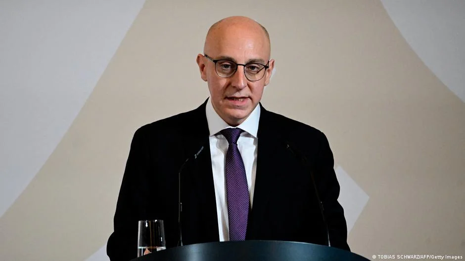 Sinan Selen Alman istihbaratına yeni yetkiler istiyor