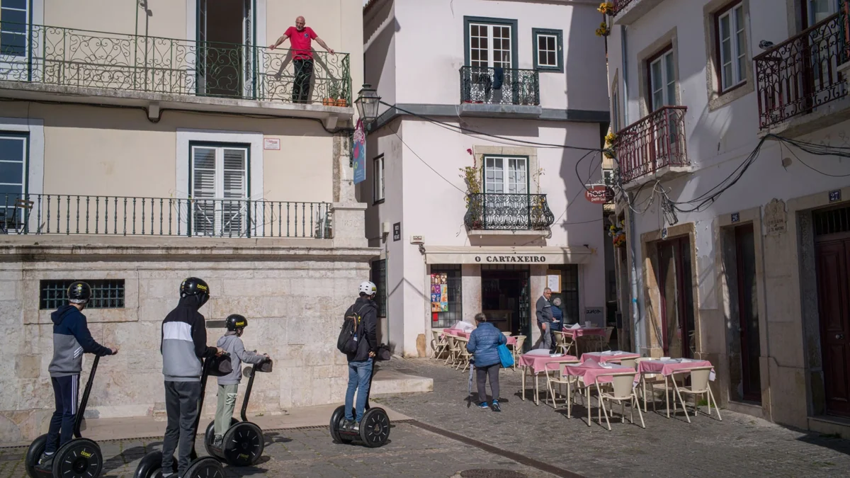 Portugal pega un volantazo a la derecha en Vivienda para favorecer a los propietarios: desahucio por impago, fianza libre y hasta tres meses por adelantado