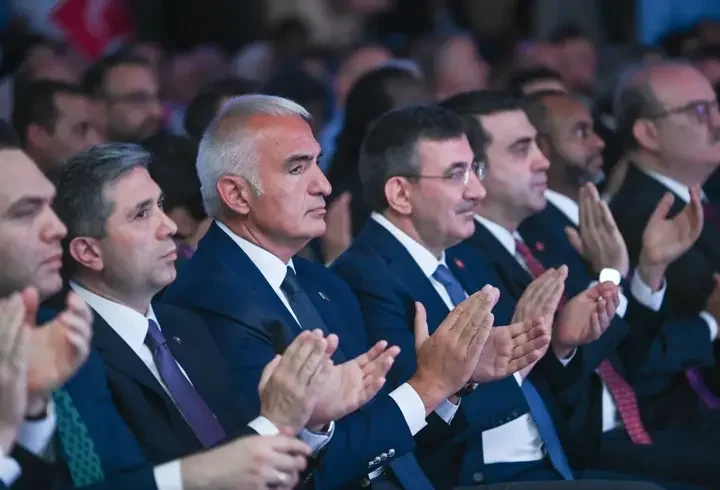 Türkiye bursları dünyaya 2 bin 800 yeni gönül elçisi kazandırdı