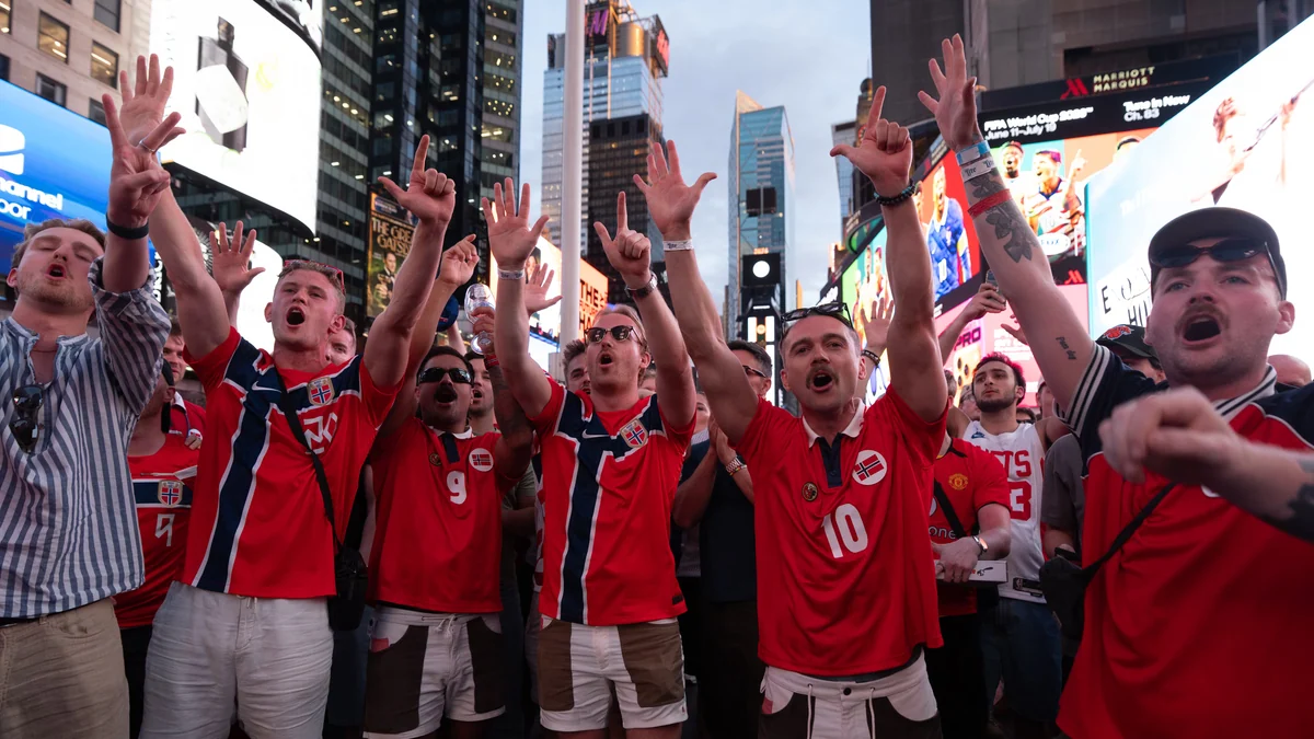 Cuando un himno gay domina el estadio: ‘Yes Sir I Can Boogie’ y las canciones ‘disco’ que se cantan en el Mundial